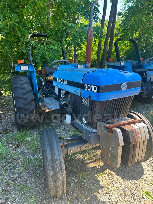 New Holland 3010 Tractor