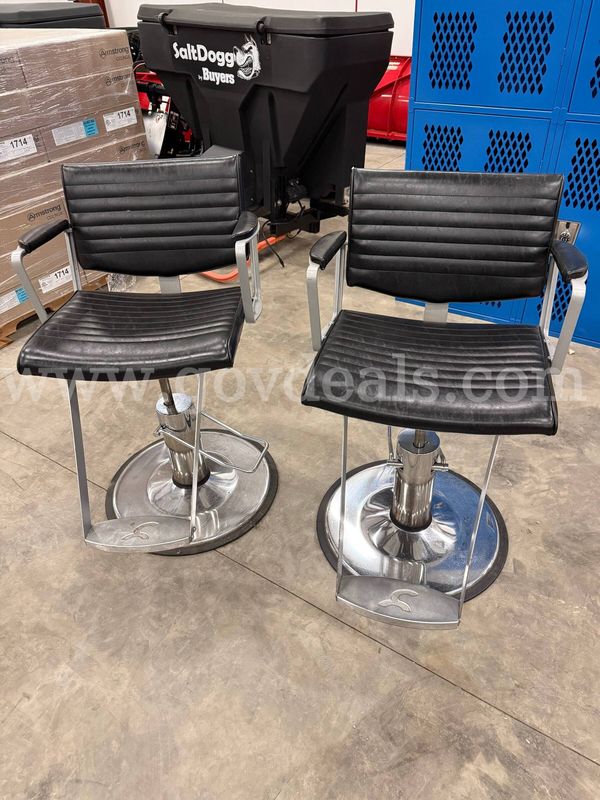 Lot of 2 Hydraulic Barber Chairs