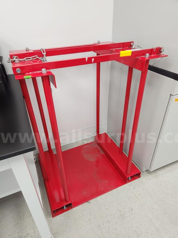 2021 Global Industrial Gas Tank Storage Cage