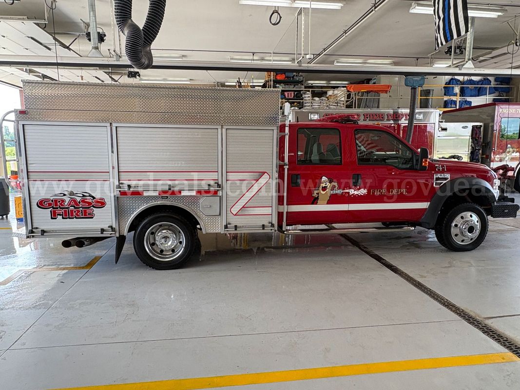 2008 Ford F-550 Crew Cab 4WD DRW