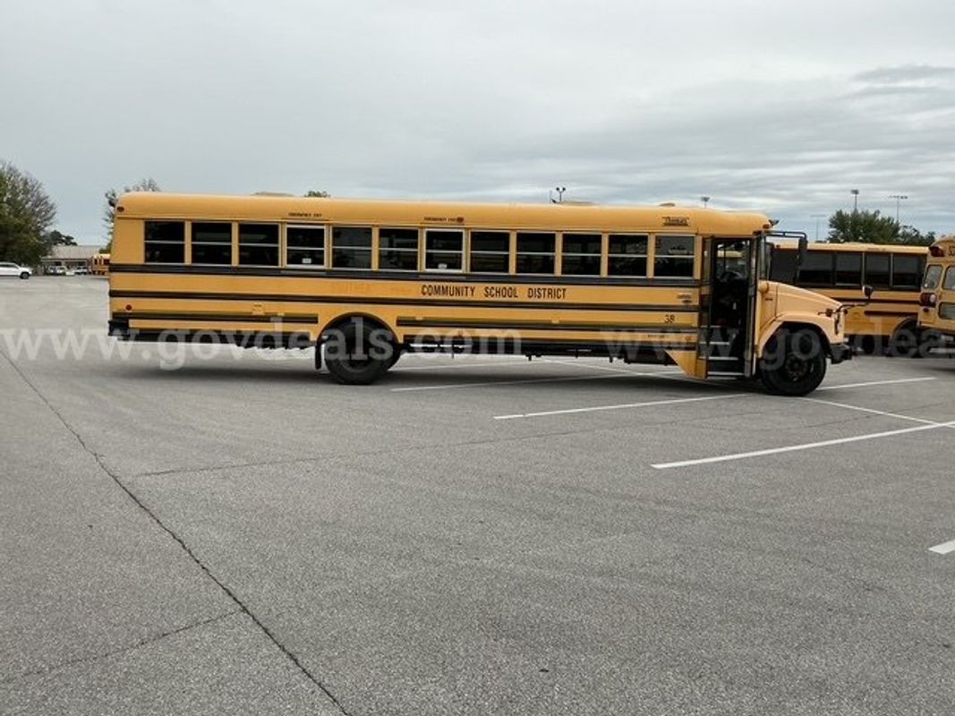 Bus 38 - 2004 Freightliner FS65 / Thomas School Bus – Mercedes Diesel – Runs & Drives