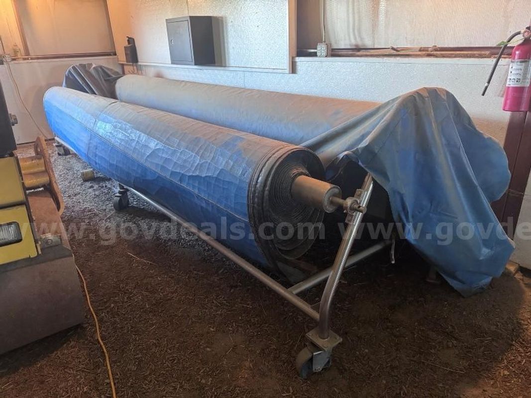 Spectrum Outdoor Floating Pool Covers, Cart and Storage Cover