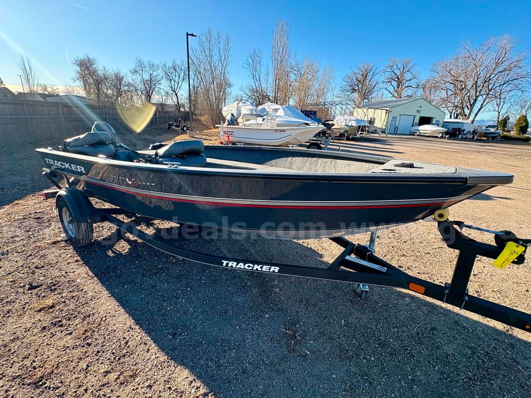 2019 Tracker GV16 Laker DLX Fishing Boat w/ Trailer & Mercury 9.9 HP Motor