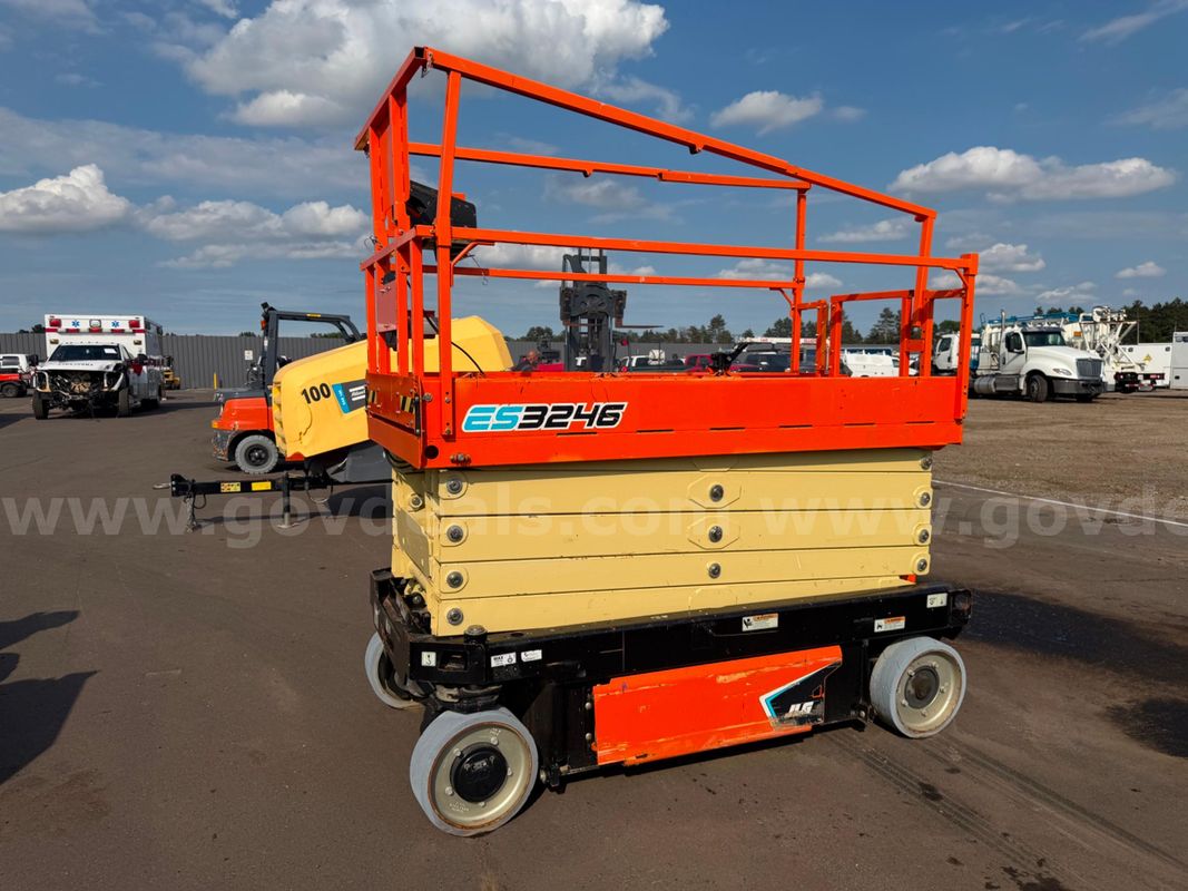 2022 Jlg Es3246 Scissor Lift
