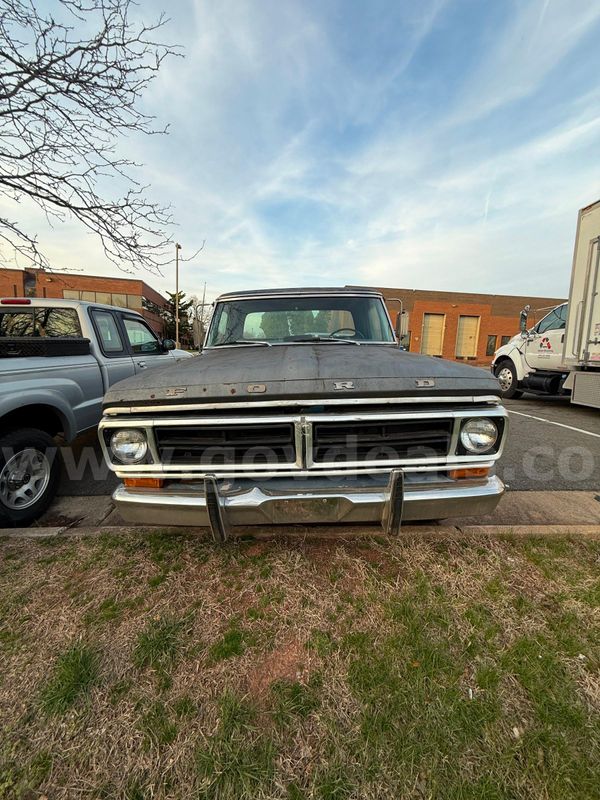 1971 Ford F100 - long bed,