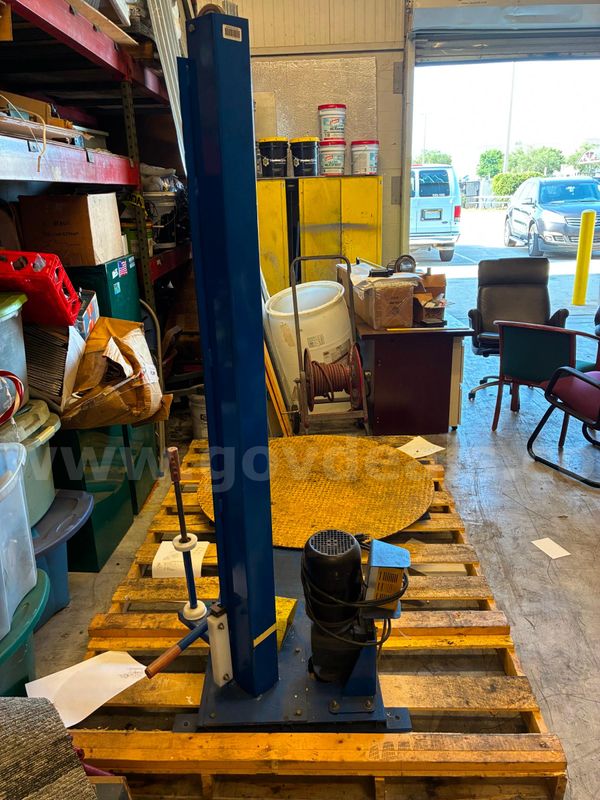 Vestil Semi-Automatic Pallet Stretch Wrap Machine