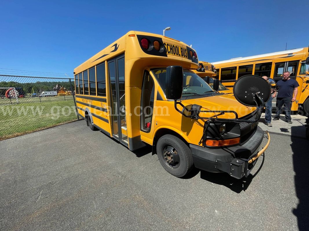 2015 Chevrolet Express 20 Passenger Micro Bird School Bus w/Rear Air - Low Mileage