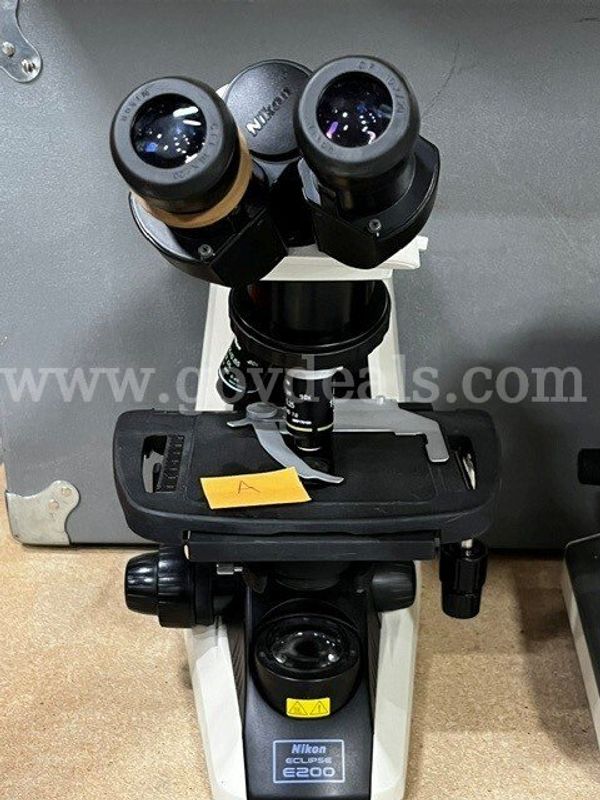 Nikon Eclipse E200 Microscope