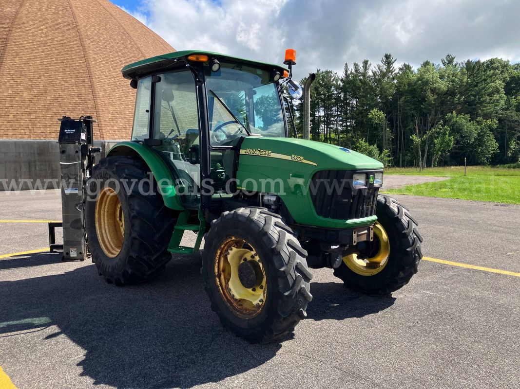 2008 John Deere 5625 tractor #270