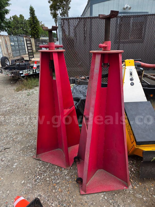 Weaver EC-118 Jack Stands (Lot of 2)