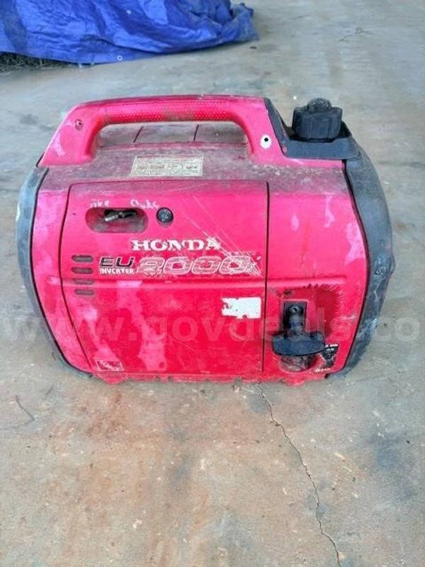Honda EU 2000 generator