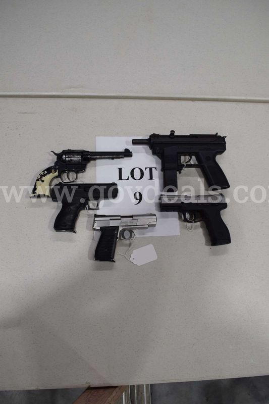 5 Handguns - Lot 9