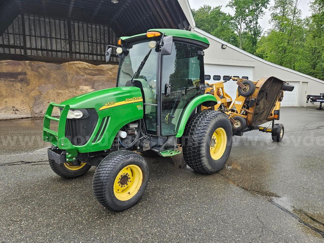 2010 John Deere 4520 w/ Woods 7144RD-2 Mower