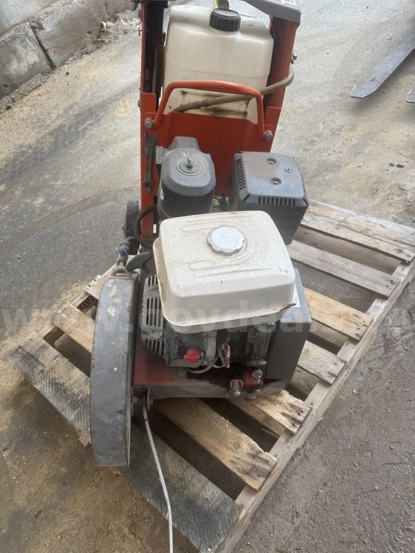 Husqvarna FS400LV Cut Saw