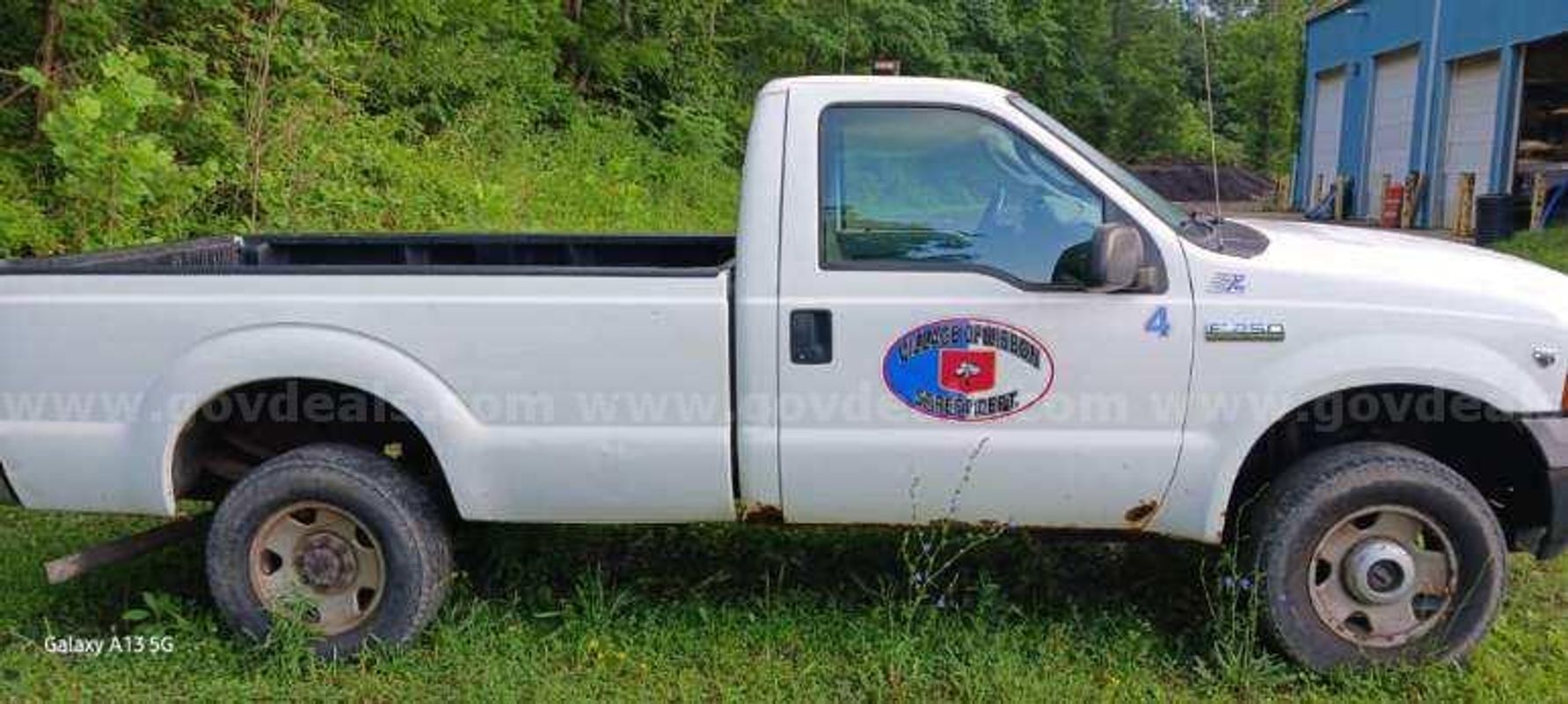 2005 Ford F-250 SD XL 4WD LOW MILEAGE!