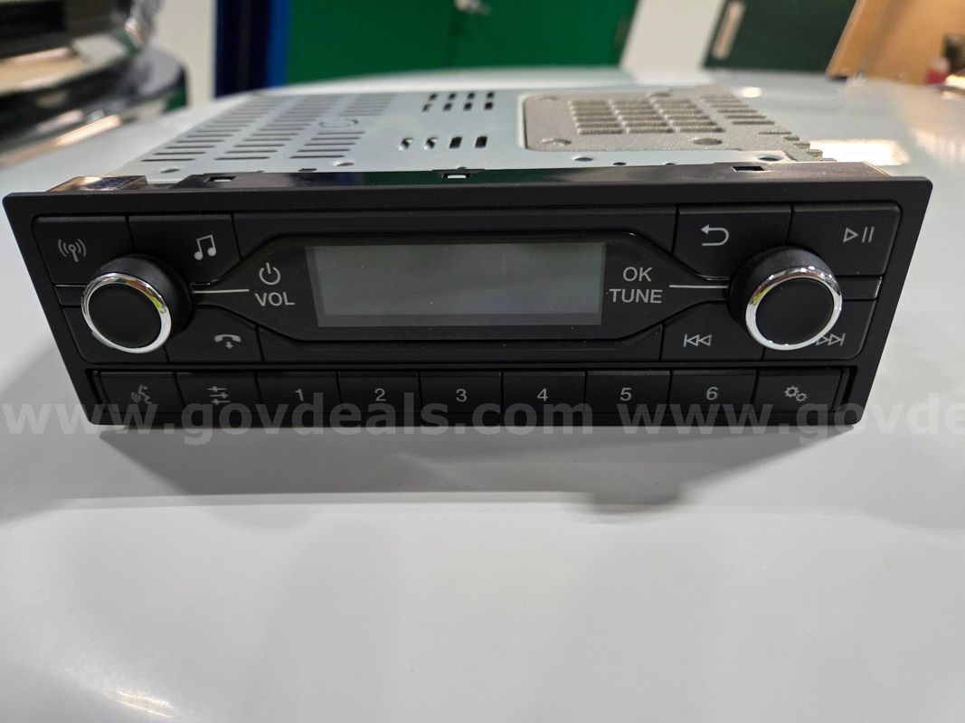 2026 Ford E450 Radio