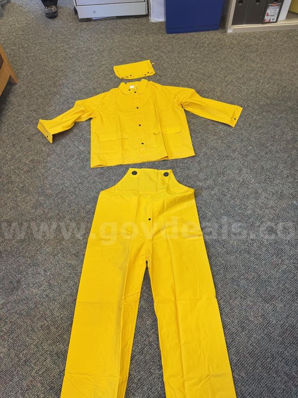 3 Rain Suits - Size: S