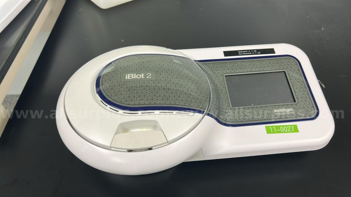Invitrogen iBlot 2 Gel Transfer Device