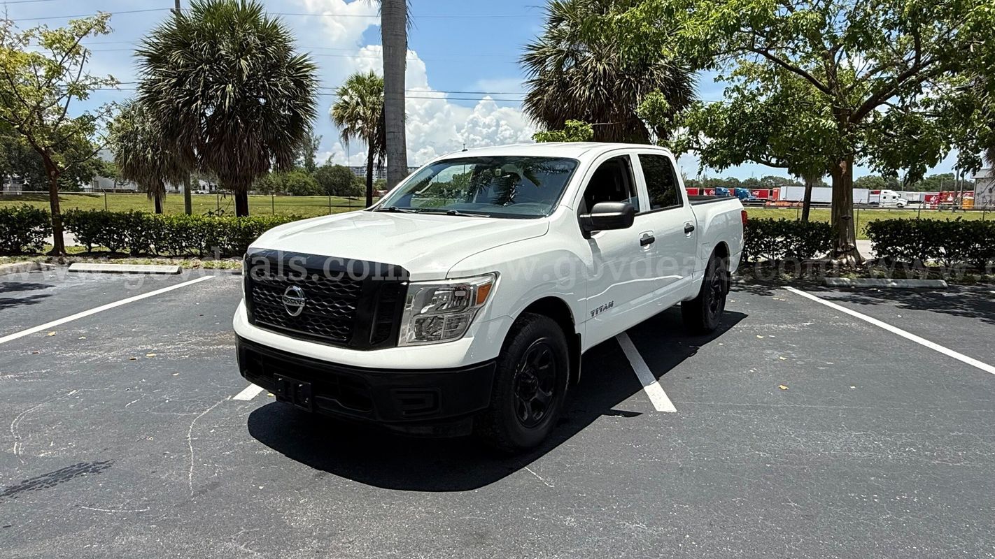 2017 Nissan Titan S Crew Cab 4WD