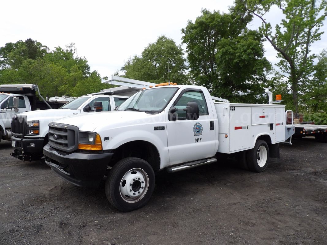 2001 Ford XL SD F-550 Service Body Truck **Very Low Miles**