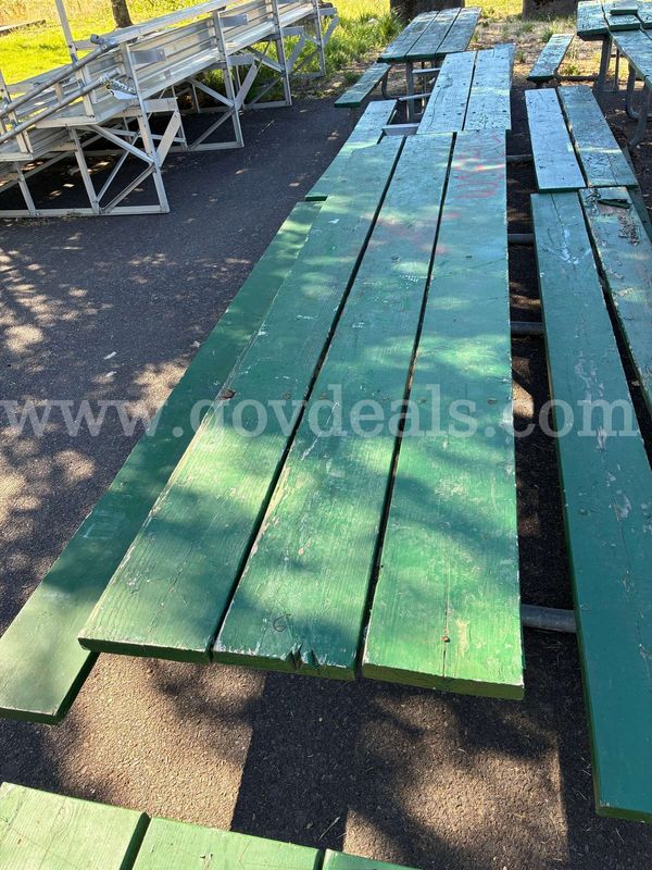 2 Ada 3 Standard Picnic Tables