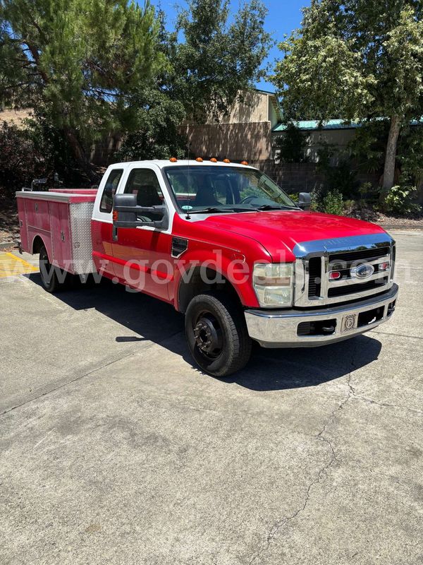 2008 Ford F-350 SD XL SuperCab Long Bed DRW 4WD