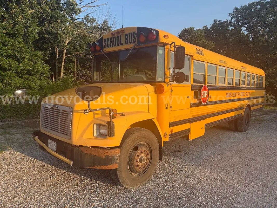 2005 Freightliner FS65