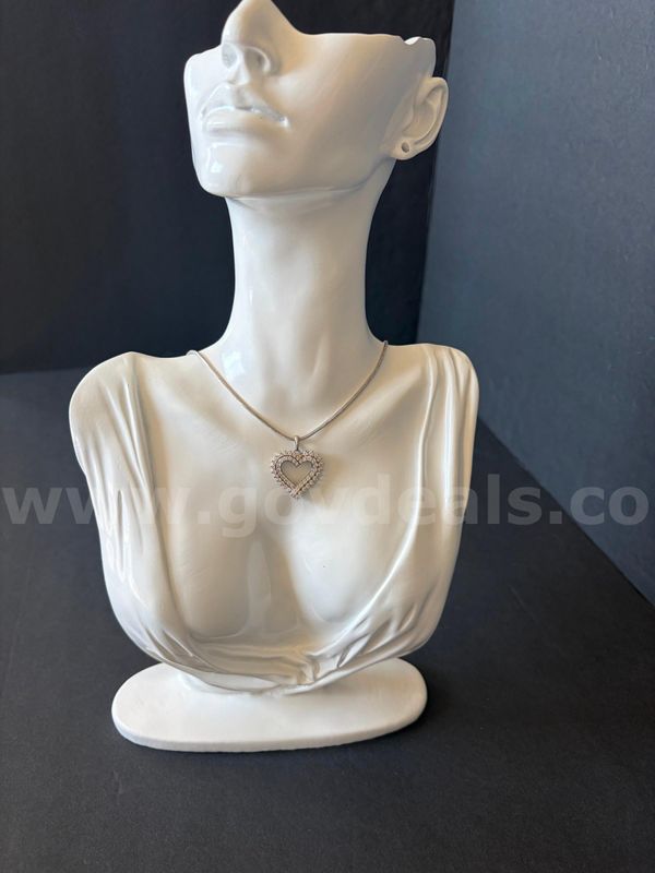TiDDRs: Lovely 20" Chain with large (2x2cm) Pendant Heart w/stones both stamped 925 Sterling Silver
