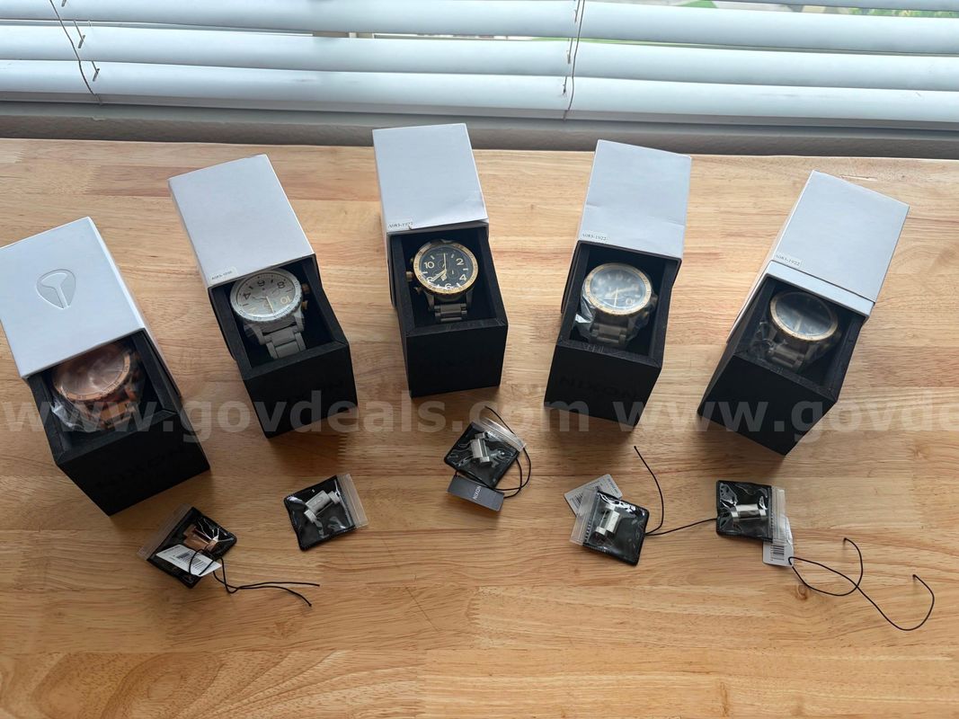 TiDDRs: LOT of 5 Nixon 51-30 Chrono Men's Watches - Brand New in Boxes - Extra links included.