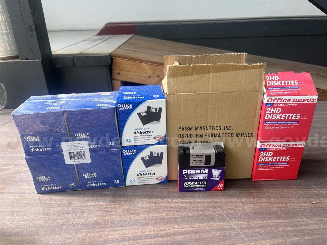 Large Lot of 3.5 Diskettes