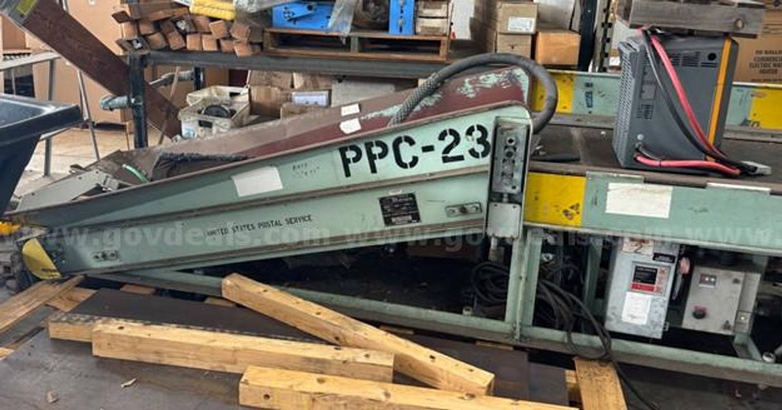 Uniflo Industrial Conveyor - Portable Model 89 - 25 Feet Long. Used, May Need Repair