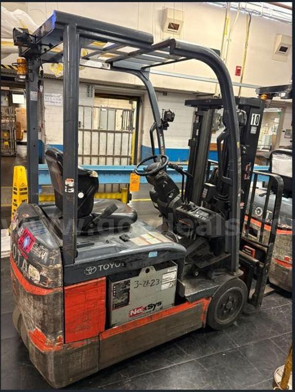 Lot of 2 - Toyota Forklifts