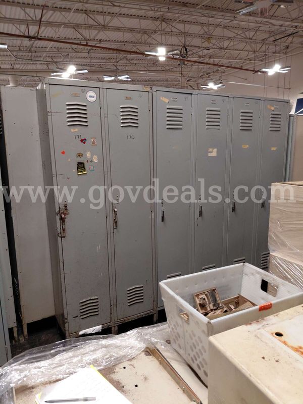 Lockers, Lot of approximately 109