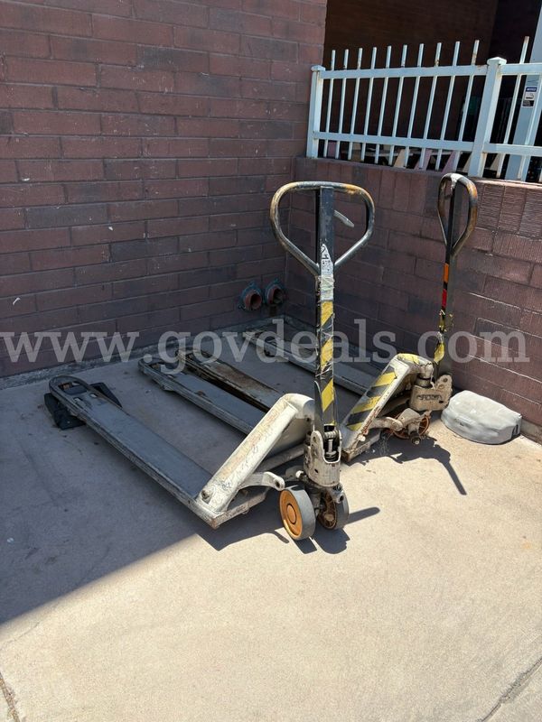 Manual Pallet Jacks - lot of 2