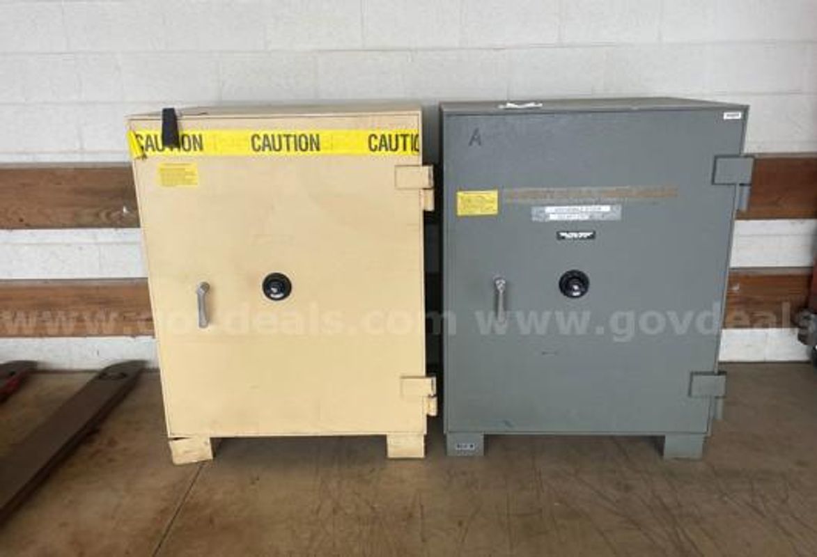 Lot of 2 Safes