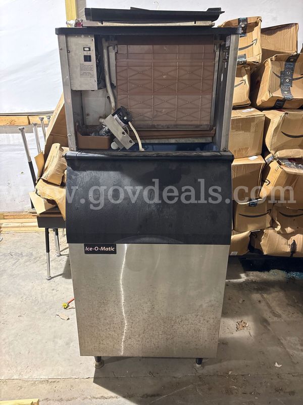 Ice maker