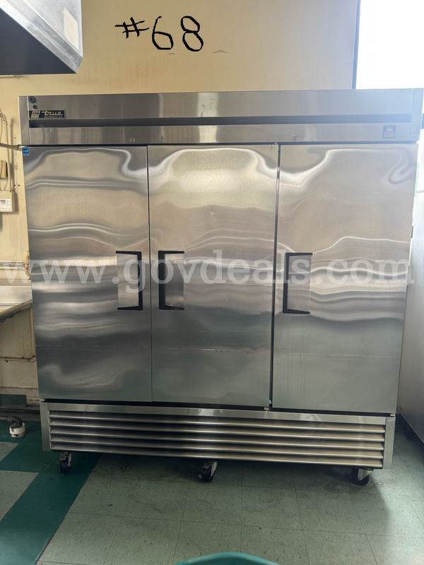 True 3 Door Reach-In Refrigerator Model: TS-72 Serial #: 6903734