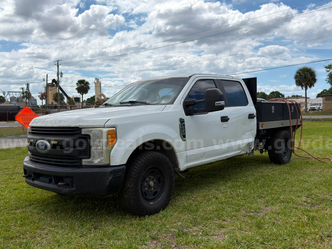 2017 Ford F-250 SD Crew Cab Utility Truck