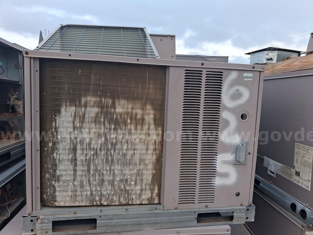 Carrier HVAC Unit