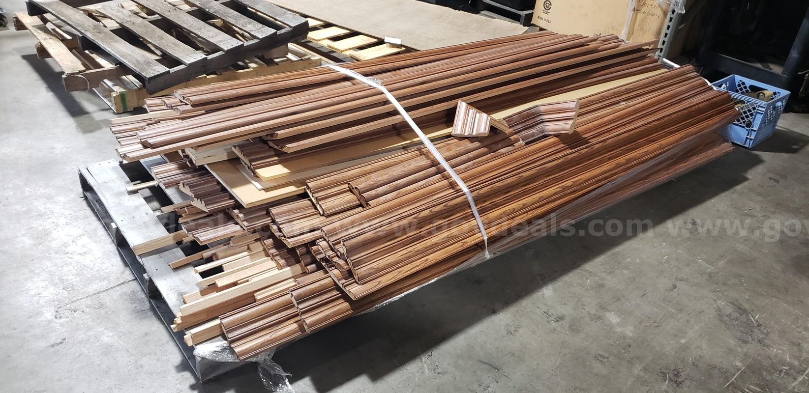 1 Lot of Oak Trim