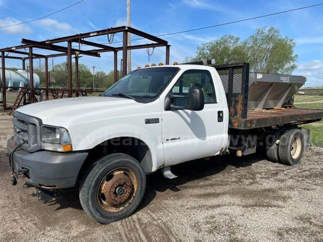 2004 Ford F-550 & 2015 Buyers Saltdogg Spreader BU1400