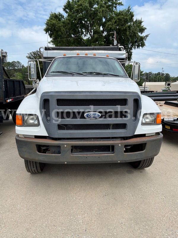 2011 Ford F-750 Dump Truck
