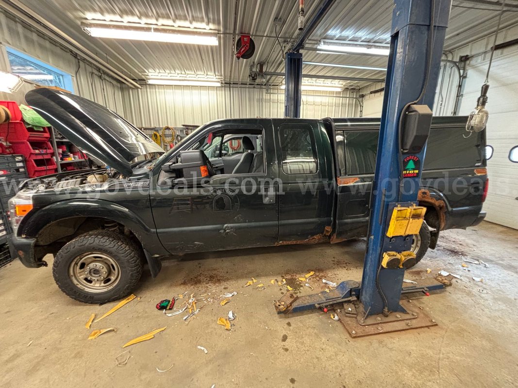 2015 Ford F-250 SD XLT SuperCab Long Bed 4WD