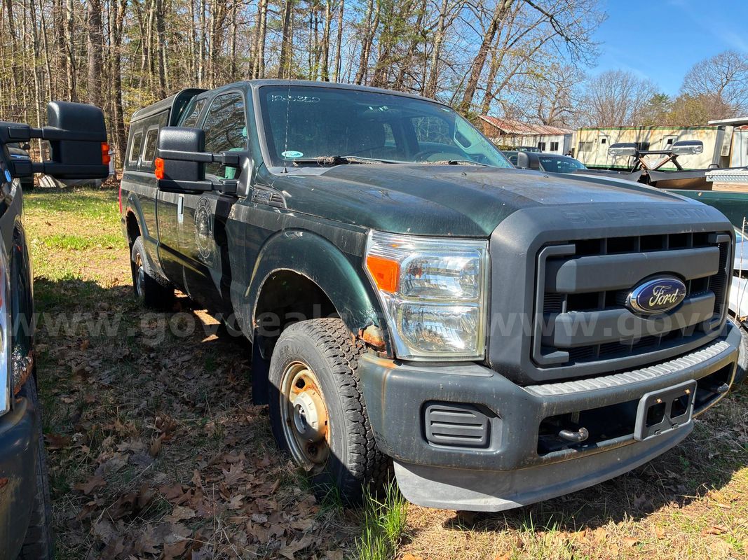2012 Ford F-250 SD XLT SuperCab Long Bed 4WD (R1)