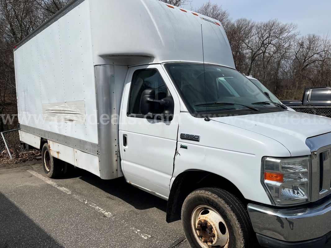 2013 Ford Econoline E-350 Super Duty