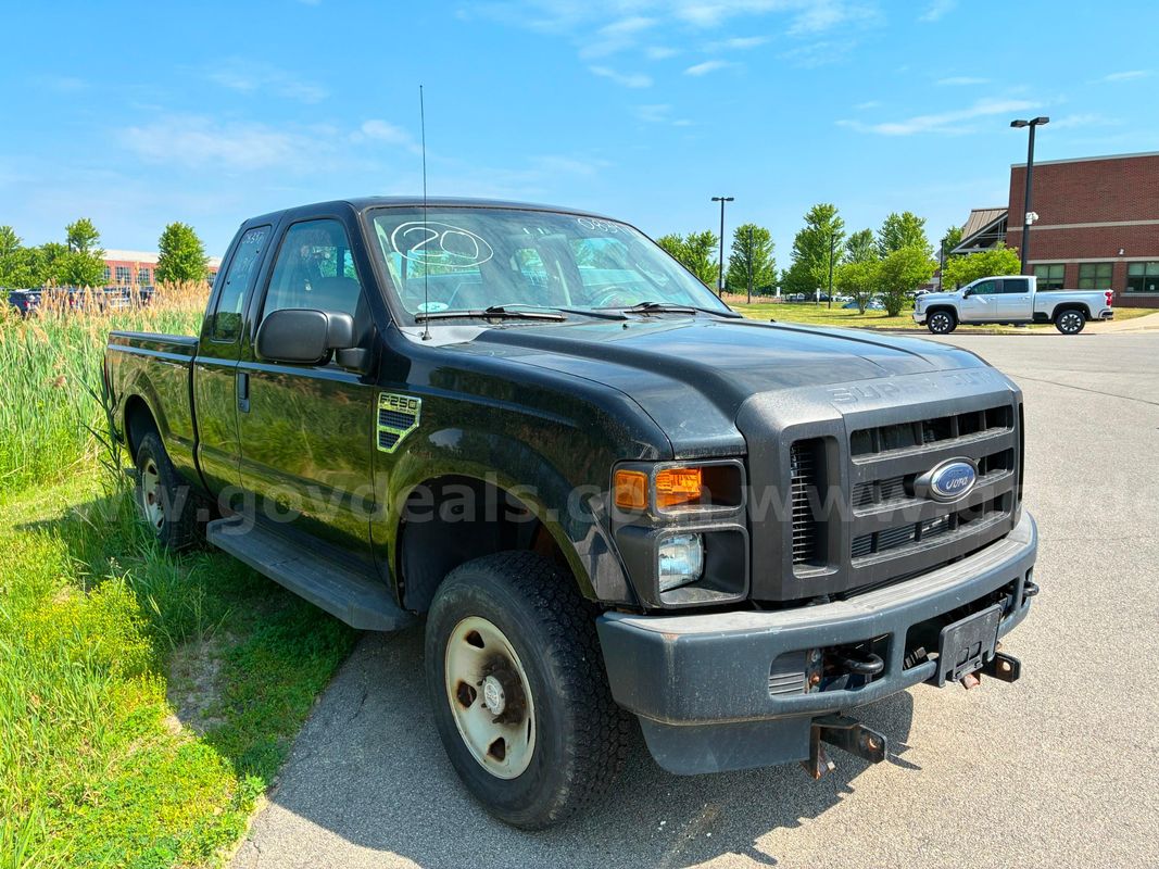 2008 Ford F-250 SD XL SuperCab 4WD - Plow Truck (R1)