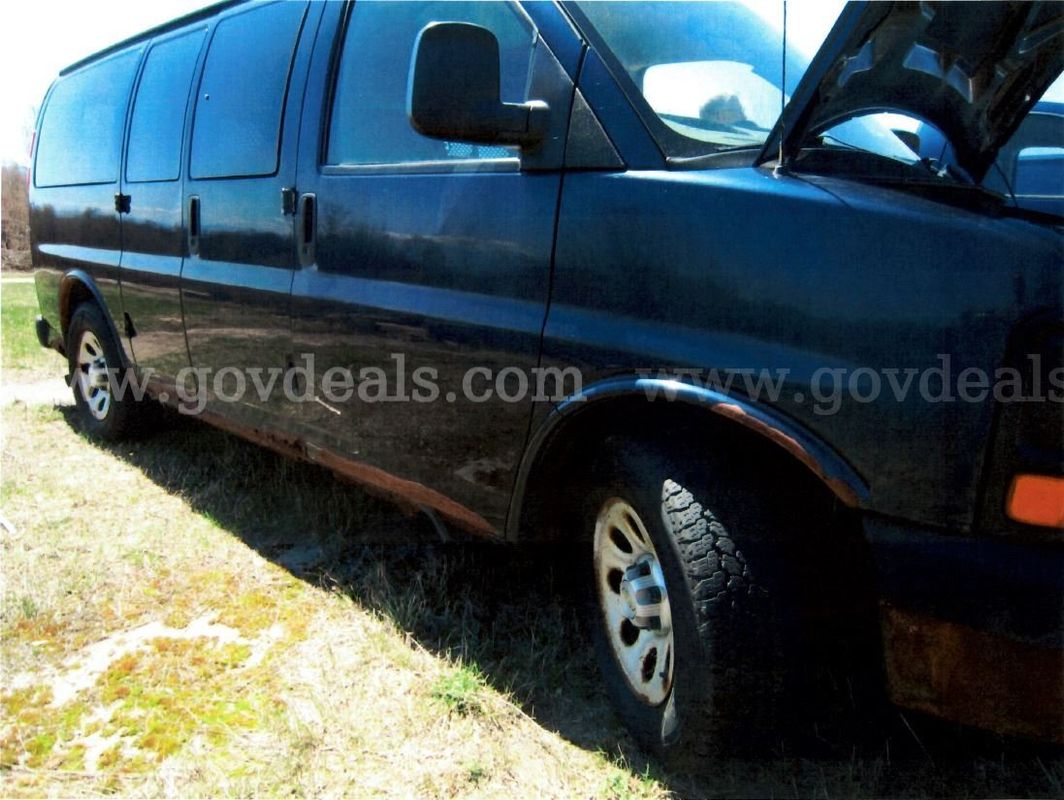 2009 Chevrolet Express LS 1500 AWD