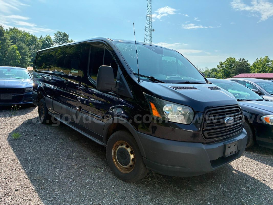 2017 Ford Transit 150 Van Low Roof 60/40 Pass. 148-in. WB
