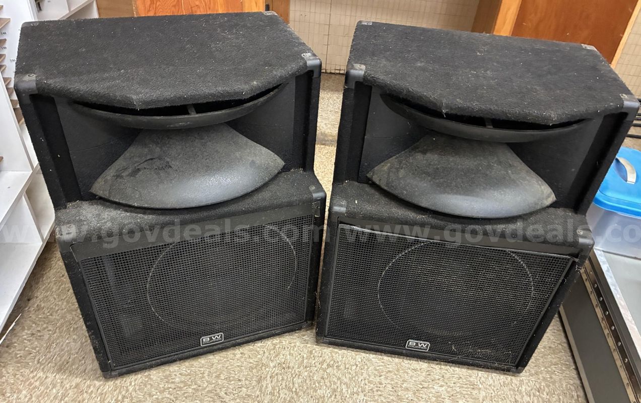 Peavey SP-2Ti Speakers - Choir Room