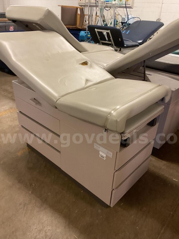 Lot 5 exam tables